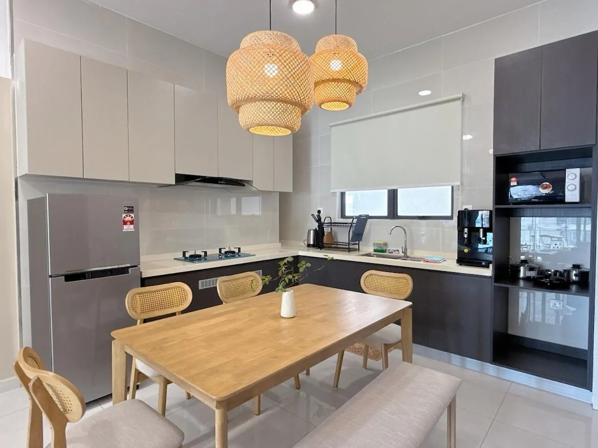 Bay Point Danga Bay By Cactus Homestay Thm جوهر بهرو شقة