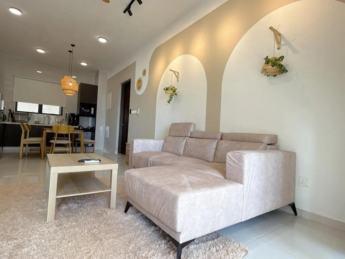 Bay Point Danga Bay By Cactus Homestay Thm جوهر بهرو 0*,  ماليزيا